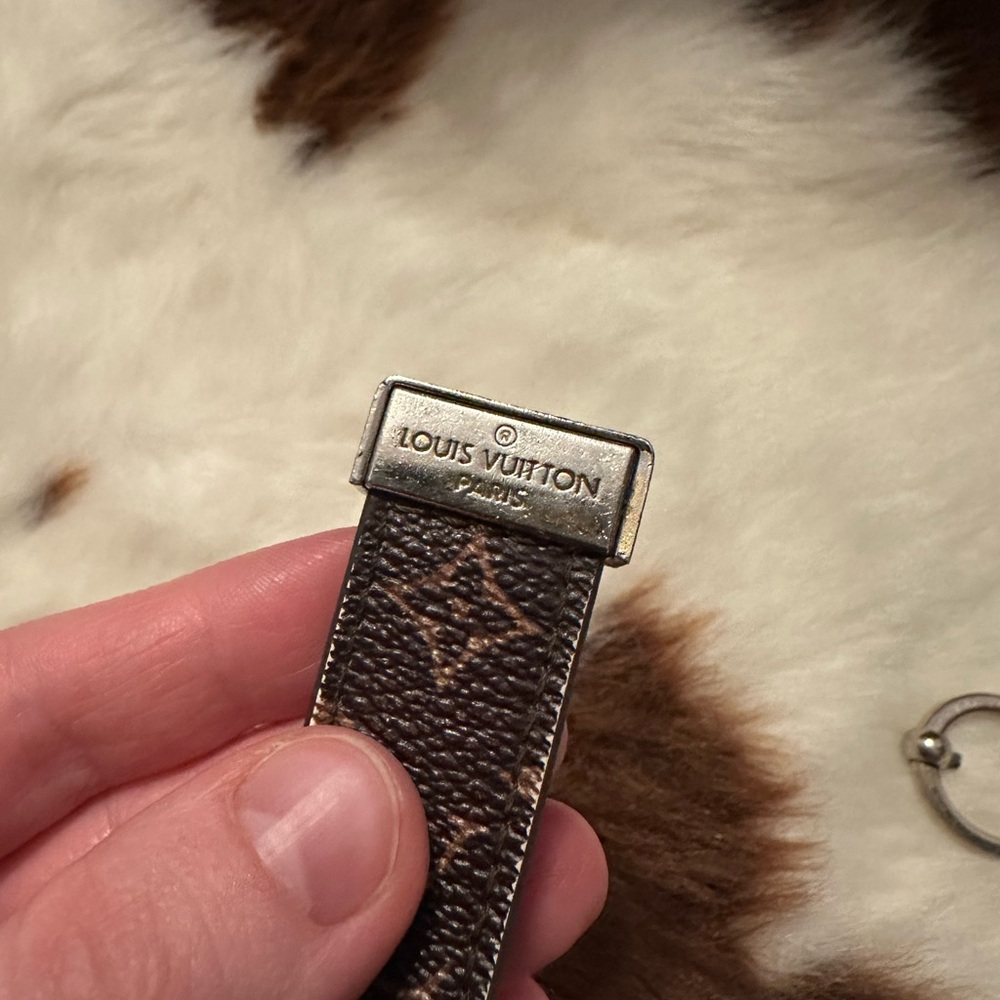 LV Brown Patterned Keychain Accessory - Picture 7 of 14